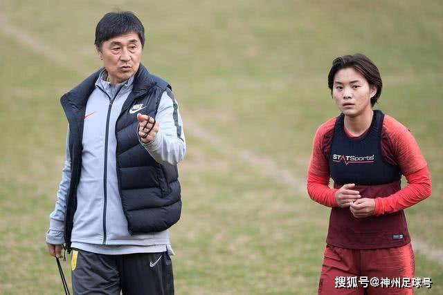 德弗里：身披这件战袍、成为这个伟大大家庭的一员是我莫大的荣幸
